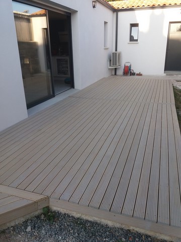 terrasse bois en pin radiata teinté grise